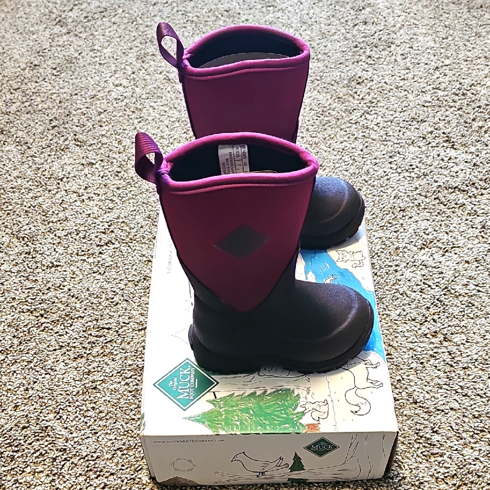 Muck Element Boots -Worn ONCE